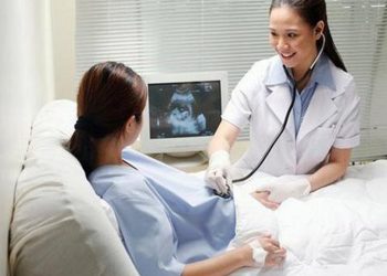 có nên học ngành hộ sinh