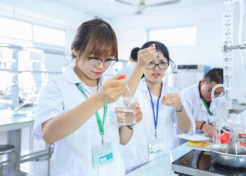 hoc-phi-len-thong-cao-dang-duoc-hinh