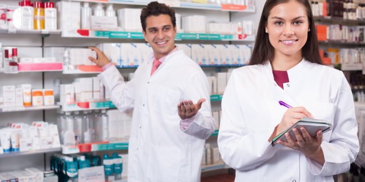 Tuyển sinh cao đẳng Dược học buổi tối hệ Văn bằng 2 ở đâu?