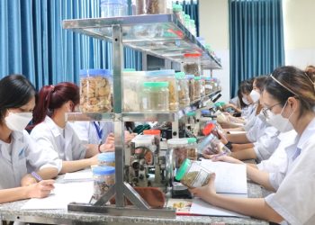 chuyen-nganh-duoc-lam-sang-1