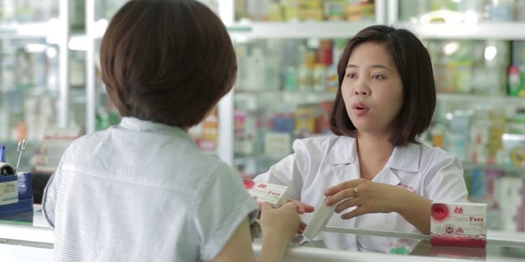 Trình dược viên là gì? Tiêu chuẩn hành nghề đối với trình dược viên hiện nay