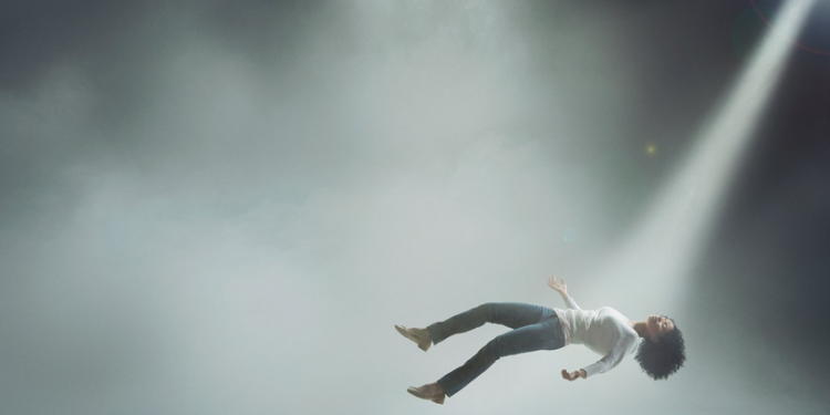 mo-thay-nguoi-khac-chet