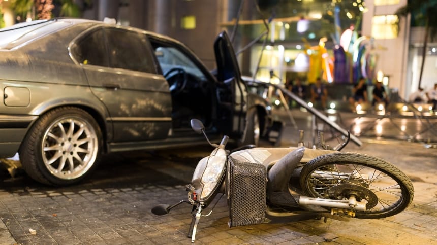 mo-thay-xe-may-bi-tai-nan-3